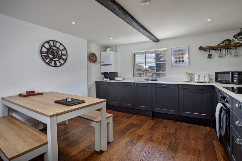 Paradise Square - Remodelled 18Th Century Apartme Sheffield Exterior photo